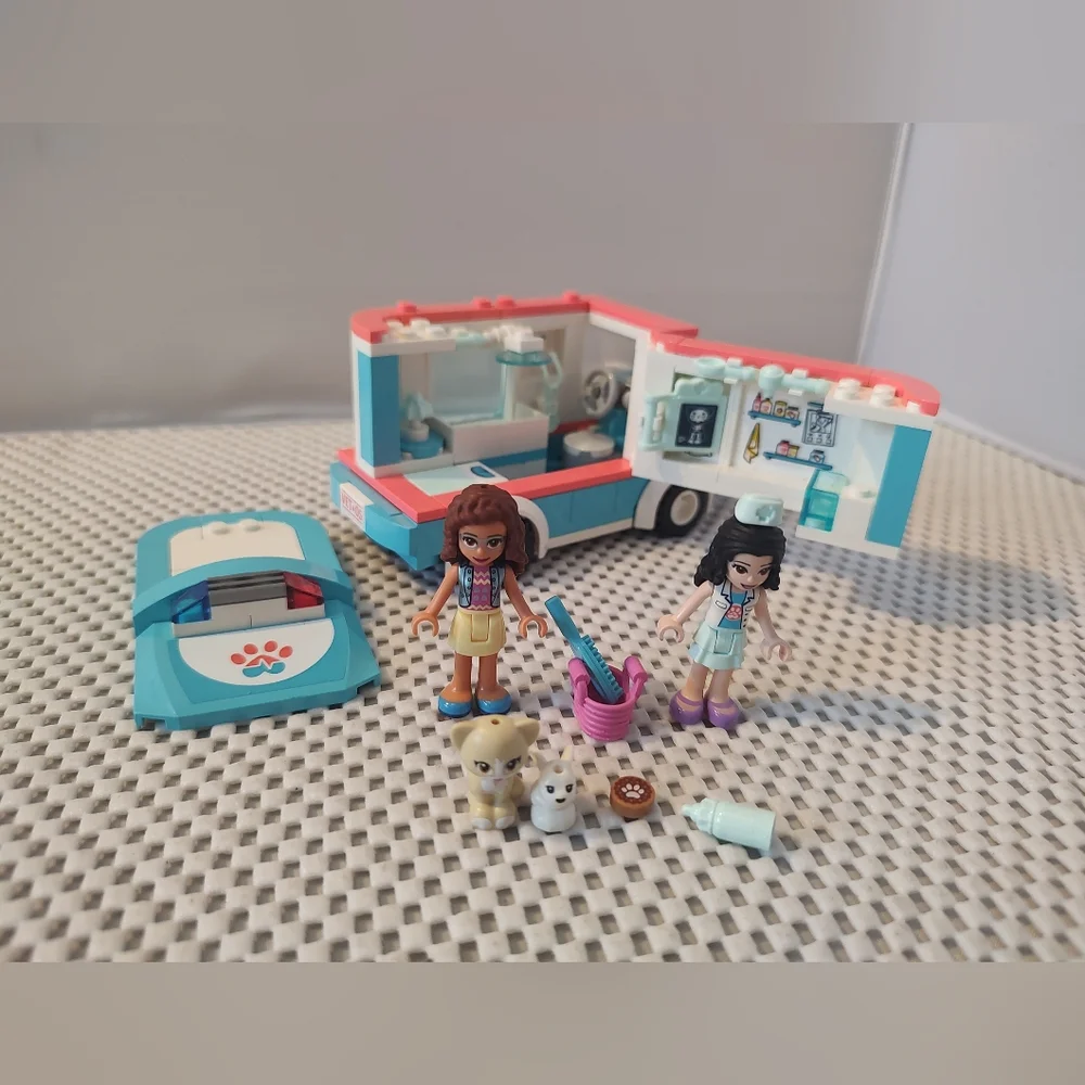 LEGO Friends Vet Clinic Ambulance 41445 Ambulance Only with Mini-Dolls